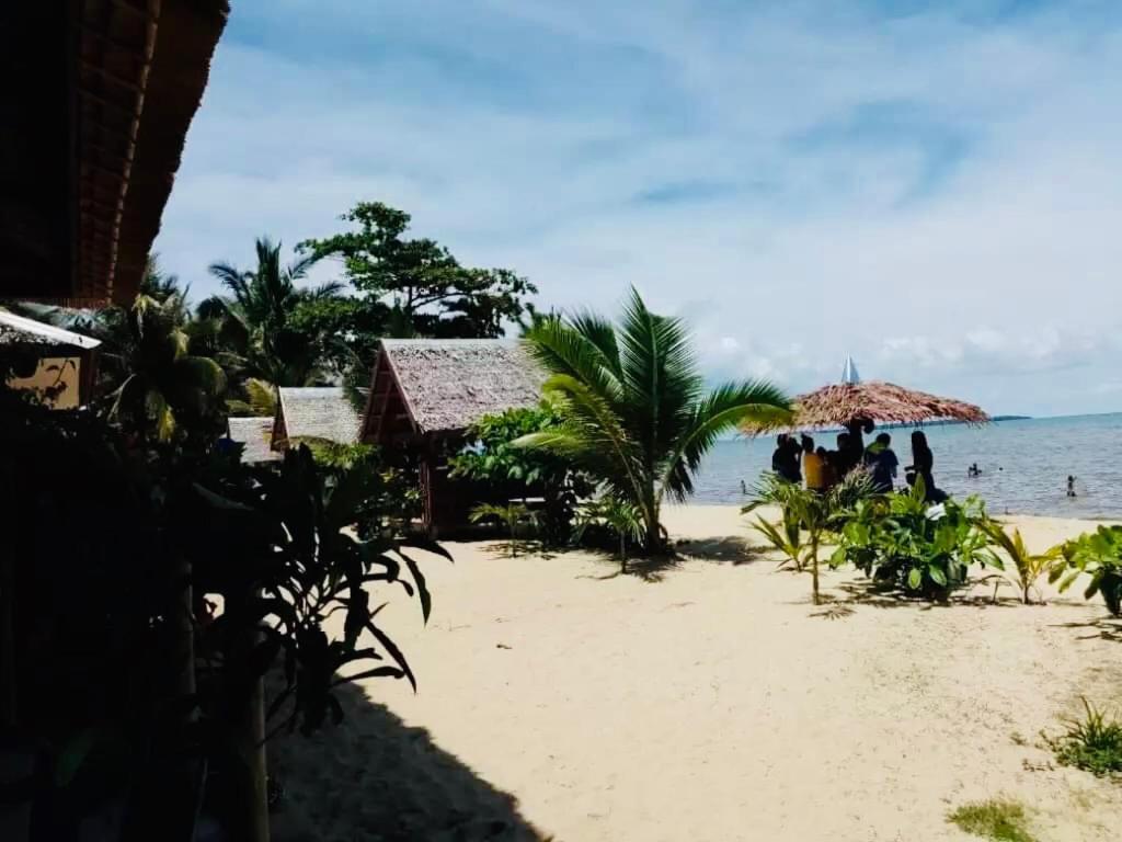 Mecaja Beach House Roxas  Luaran gambar