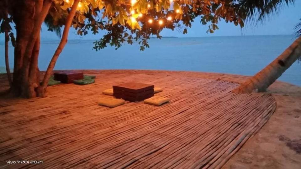 Mecaja Beach House Roxas  Luaran gambar